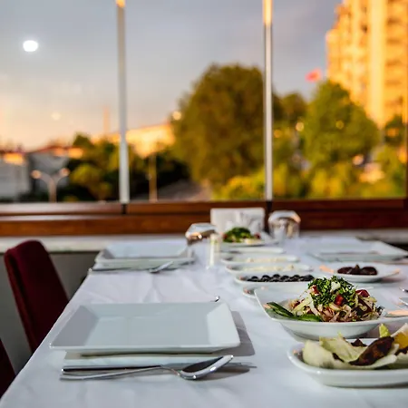 The North 特拉布宗